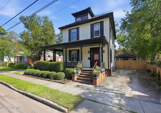 Photo 1 of Single family home for sale at 615 New St, New Bern, NC 28560 | MLS# 100573745 | Listing updated on 2026-09-19
