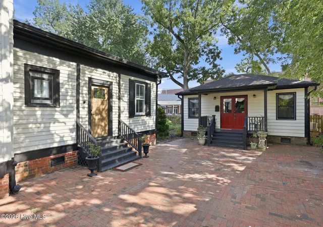 Photo 2 of Single family home for sale at 615 New St, New Bern, NC 28560 | MLS# 100573745 | Listing updated on 2026-09-19