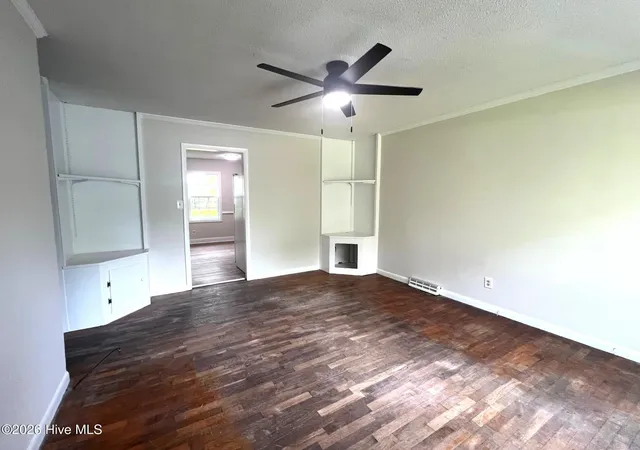 Photo 3 of Single family home for sale at 3533 Middle Sound Loop Rd, Wilmington, NC 28411 | MLS# 100591341 | Listing updated on 2026-09-01