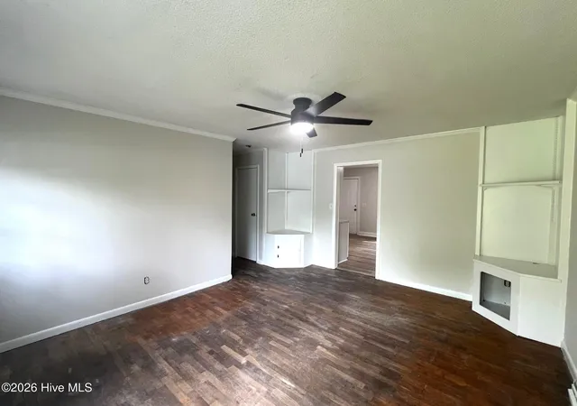 Photo 3 of Single family home for sale at 3533 Middle Sound Loop Rd, Wilmington, NC 28411 | MLS# 100591341 | Listing updated on 2026-09-01