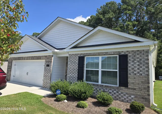 Photo 2 of Single family home for sale at 301 Stratton Pl, Washington, NC 27889 | MLS# 100597486 | Listing updated on 2026-09-01