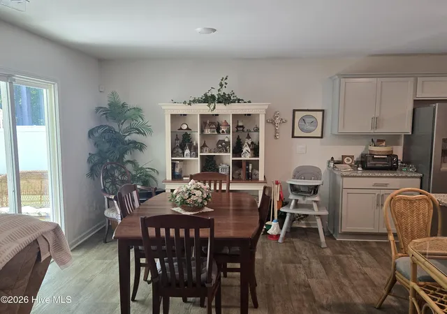 Photo 4 of Single family home for sale at 301 Stratton Pl, Washington, NC 27889 | MLS# 100597486 | Listing updated on 2026-09-01