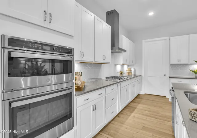 Photo 3 of Single family home for sale at 1070 Rock Skipper Rd, Ocean Isle Beach, NC 28469 | MLS# 100598566 | Listing updated on 2026-09-30