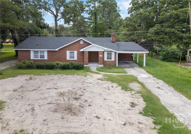 Photo 2 of Single family home for sale at 2605 Us Hwy 80 W, Savannah, GA 31408 | MLS# SA337451 | Listing updated on 2026-08-21