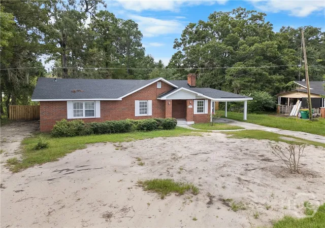 Photo 3 of Single family home for sale at 2605 Us Hwy 80 W, Savannah, GA 31408 | MLS# SA337451 | Listing updated on 2026-08-21