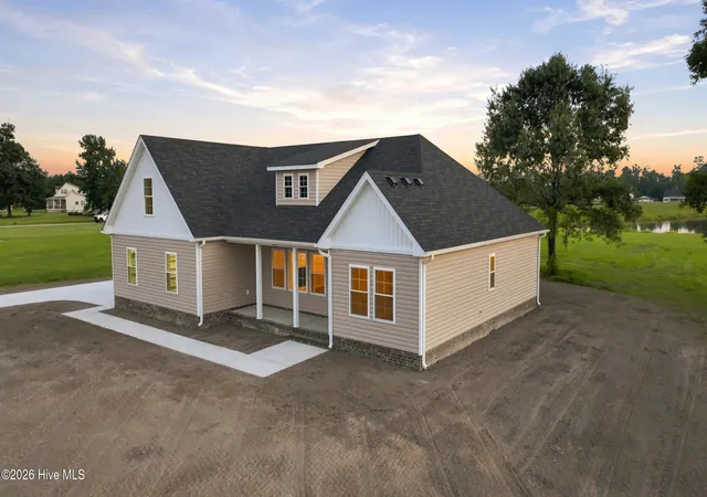 Photo 2 of Single family home for sale at 446 Pointe Vista Dr, Elizabeth City, NC 27909 | MLS# 100599365 | Listing updated on 2026-08-27