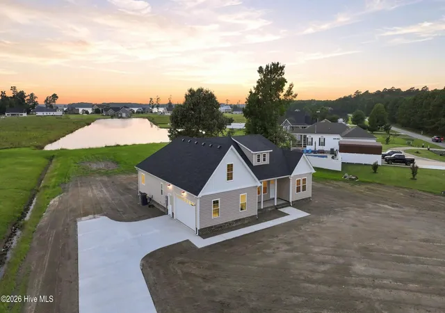 Photo 4 of Single family home for sale at 446 Pointe Vista Dr, Elizabeth City, NC 27909 | MLS# 100599365 | Listing updated on 2026-08-27