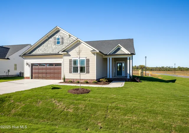 Photo 1 of Single family home for sale at 107 Sunny Acres Ln, Clinton, NC 28328 | MLS# 100539366 | Listing updated on 2026-08-18