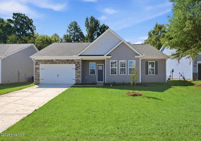 Photo 1 of Single family home for sale at 262 Lake Tyler Dr, New Bern, NC 28560 | MLS# 100582394 | Listing updated on 2026-09-14
