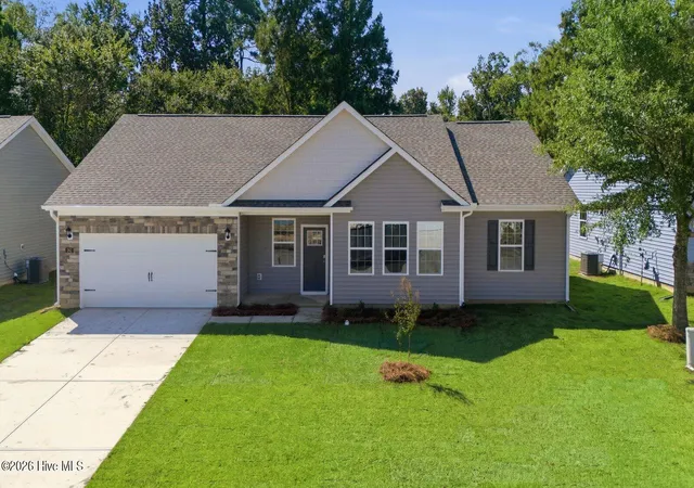 Photo 2 of Single family home for sale at 262 Lake Tyler Dr, New Bern, NC 28560 | MLS# 100582394 | Listing updated on 2026-09-14