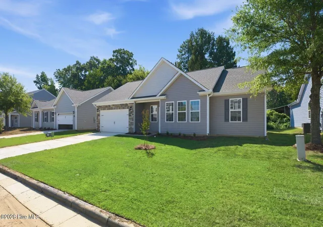 Photo 3 of Single family home for sale at 262 Lake Tyler Dr, New Bern, NC 28560 | MLS# 100582394 | Listing updated on 2026-10-08