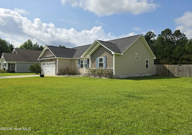 Photo 3 of Single family home for sale at 412 Mccall Dr, Jacksonville, NC 28540 | MLS# 100598617 | Listing updated on 2026-09-19