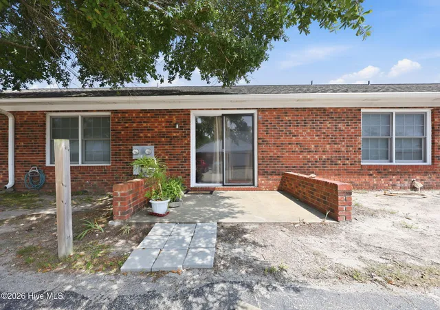 Listing Photo 5 - Condo for sale in building located at 3905 Guardian Ave, Morehead City, NC 28557 - Unit #H32