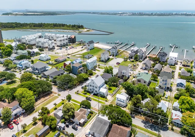 Photo 2 of Single family home for sale at 1105 Evans St, Morehead City, NC 28557 | MLS# 100597842 | Listing updated on 2026-08-28