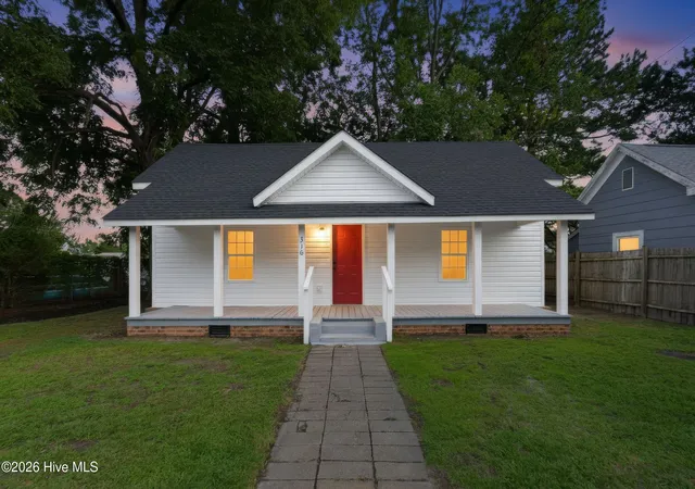 3rd image of 316 E Walter St, Whiteville, NC 28472 | MLS# 100594923