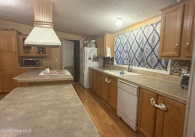 Photo 3 of Manufactured home for sale at 106 Paula Ln, New Bern, NC 28562 | MLS# 100594674 | Listing updated on 2026-08-21