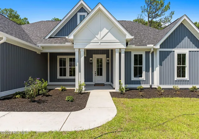 Photo 3 of Single family home for sale at 14 Country Club Dr, Shallotte, NC 28470 | MLS# 100598697 | Listing updated on 2026-09-23