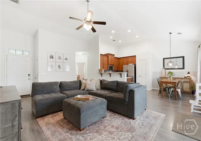 Photo 3 of Single family home for sale at 7 Bay Willow Ct, Savannah, GA 31407 | MLS# SA360380 | Listing updated on 2026-09-08