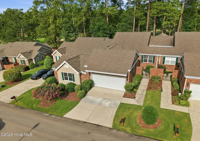 Photo 4 of Townhouse for sale at 140 Lighthorse Cir, Aberdeen, NC 28315 | MLS# 100590934 | Listing updated on 2026-09-03