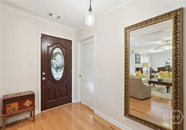 Photo 3 of Single family home for sale at 104 Winchester Dr, Savannah, GA 31410 | MLS# SA361594 | Listing updated on 2026-09-11