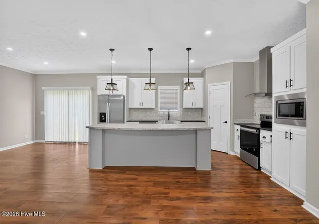 Photo 3 of Single family home for sale at 304 Forsythe Ln, New Bern, NC 28560 | MLS# 100598492 | Listing updated on 2026-09-10