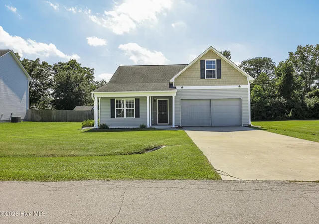 Photo 1 of Single family home for sale at 129 Backfield Pl, Jacksonville, NC 28540 | MLS# 100597286 | Listing updated on 2026-09-21