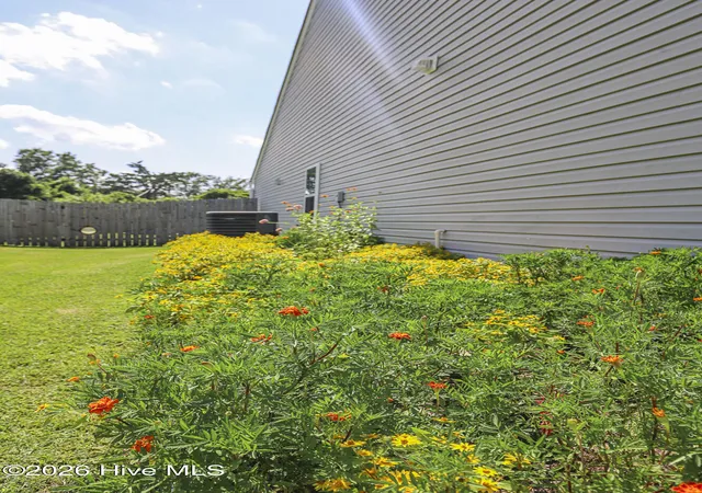 Photo 3 of Single family home for sale at 129 Backfield Pl, Jacksonville, NC 28540 | MLS# 100597286 | Listing updated on 2026-09-21