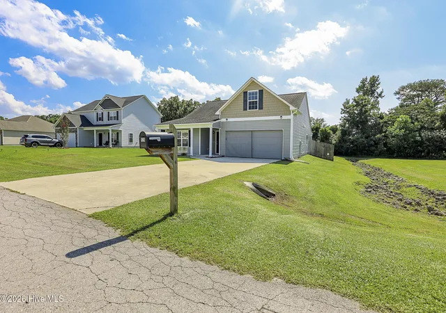Photo 4 of Single family home for sale at 129 Backfield Pl, Jacksonville, NC 28540 | MLS# 100597286 | Listing updated on 2026-09-21