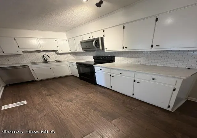 Photo 5 of Single family home for sale at 412 Midland Way, Laurinburg, NC 28352 | MLS# 100586238 | Listing updated on 2026-08-28