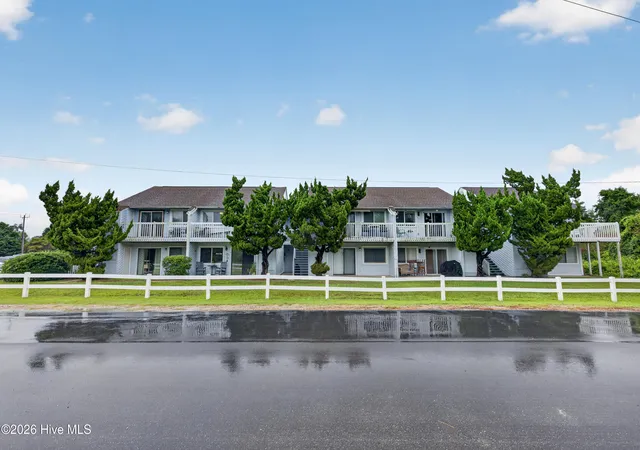 Photo 2 of Condo for sale at 39 Roberts Rd #3, Hampstead, NC 28443 | MLS# 100594089 | Listing updated on 2026-08-21