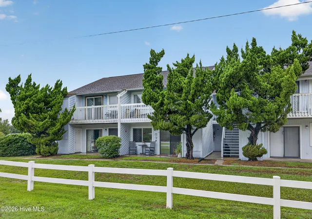 Listing Photo 5 - Condo for sale in building located at 39 Roberts Rd, Hampstead, NC 28443 - Unit #3