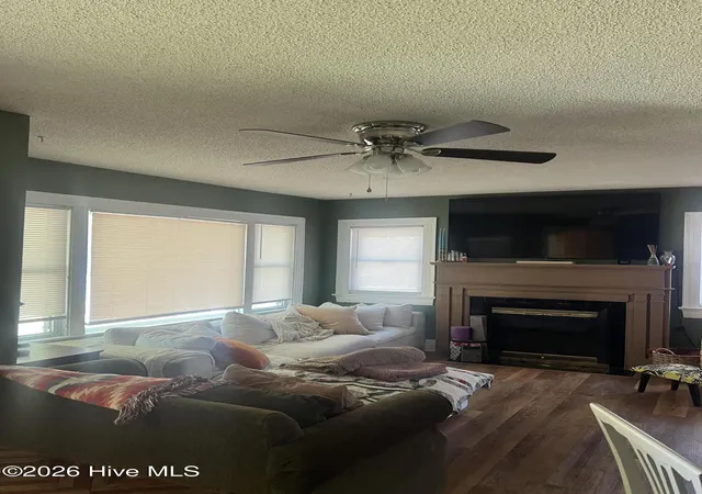 Photo 3 of Single family home for sale at 307 Hickory St, Greenville, NC 27858 | MLS# 100591965 | Listing updated on 2026-08-24