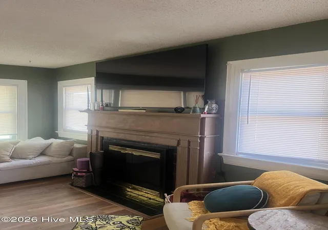 Photo 3 of Single family home for sale at 307 Hickory St, Greenville, NC 27858 | MLS# 100591965 | Listing updated on 2026-08-24