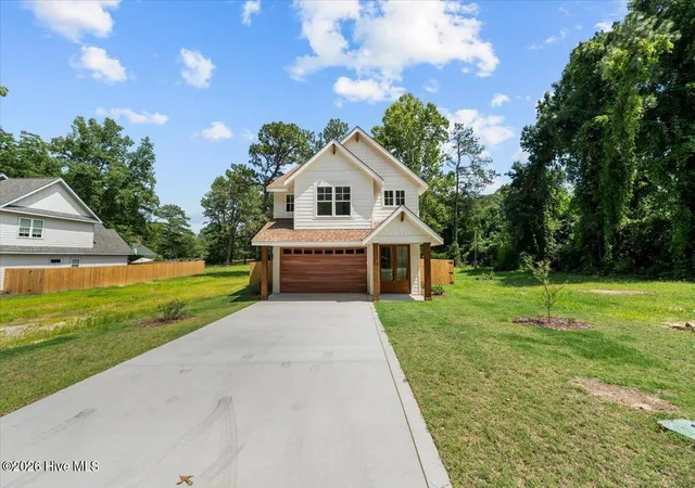 Photo 3 of Single family home for sale at 1395 N May St, Southern Pines, NC 28387 | MLS# 100591916 | Listing updated on 2026-08-21