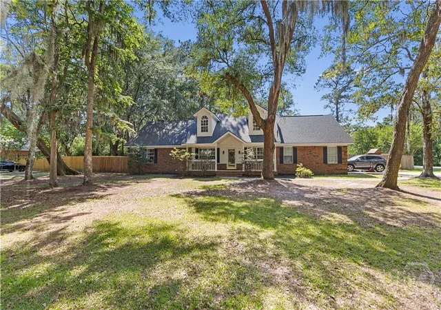3rd image of 67 Oak Side Ct, Richmond Hill, GA 31324 | MLS# SA331695