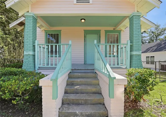 Photo 2 of Single family home for sale at 1923 Harrison St, Savannah, GA 31404 | MLS# SA363026 | Listing updated on 2026-08-20