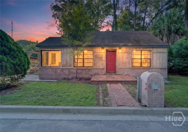 Photo 1 of Single family home for sale at 3418 Grenoble St, Savannah, GA 31404 | MLS# SA362115 | Listing updated on 2026-09-07