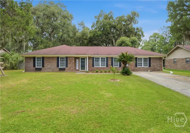 Photo 1 of Single family home for sale at 306 Burlington Rd, Savannah, GA 31410 | MLS# SA359704 | Listing updated on 2026-10-07
