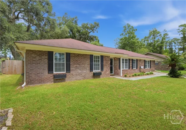 Photo 3 of Single family home for sale at 306 Burlington Rd, Savannah, GA 31410 | MLS# SA359704 | Listing updated on 2026-10-07