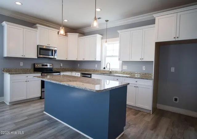 Photo 3 of Single family home for sale at 279 E Ivybridge Dr, Hubert, NC 28539 | MLS# 100597680 | Listing updated on 2026-08-31