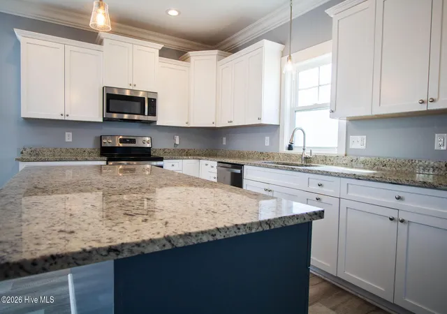 Photo 4 of Single family home for sale at 279 E Ivybridge Dr, Hubert, NC 28539 | MLS# 100597680 | Listing updated on 2026-08-31