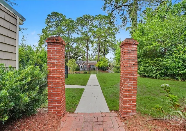 Photo 4 of Single family home for sale at 623 E 54th Street, Savannah, GA 31405 | MLS# SA362194 | Listing updated on 2026-09-19
