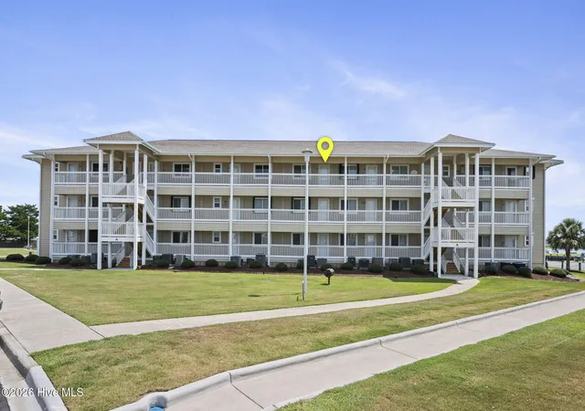 Listing Photo 4 - Condo for sale in building located at 650 Cedar Pt Blvd, Cedar Point, NC 28584 - Unit #A34