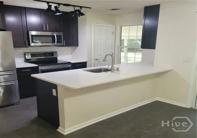 4th image of 146 Hope Crk Dr, Richmond Hill, GA 31324 | MLS# SA356951