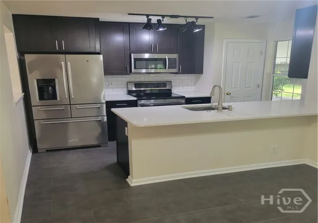 5th image of 146 Hope Crk Dr, Richmond Hill, GA 31324 | MLS# SA356951