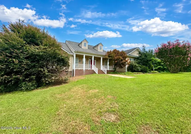 Photo 2 of Single family home for sale at 615 Summit St, Carthage, NC 28327 | MLS# 100594465 | Listing updated on 2026-09-12