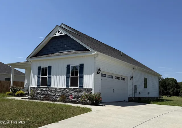 Photo 2 of Single family home for sale at 205 Creeks Edge Dr, Pikeville, NC 27863 | MLS# 100596969 | Listing updated on 2026-08-30