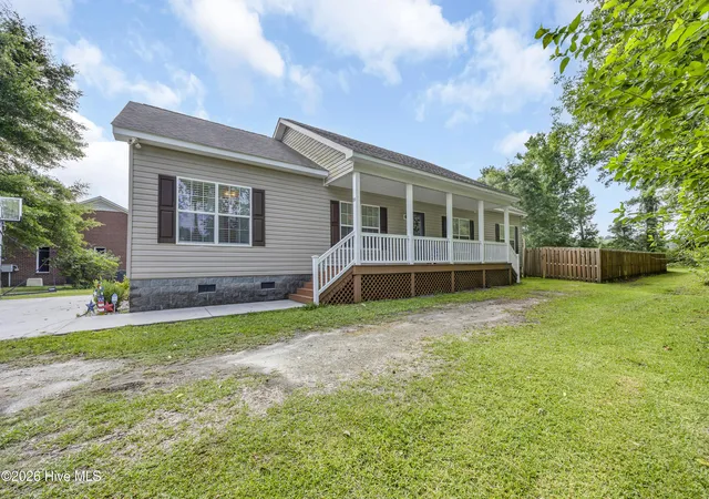 Photo 1 of Single family home for sale at 10 Hermitage Rd, Castle Hayne, NC 28429 | MLS# 100590697 | Listing updated on 2026-10-05