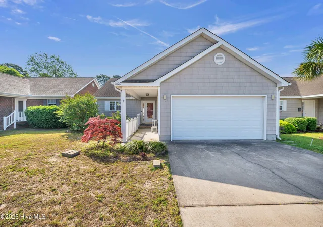 Photo 1 of Single family home for sale at 7826 Chip Shot Wy, Wilmington, NC 28412 | MLS# 100598279 | Listing updated on 2026-09-18