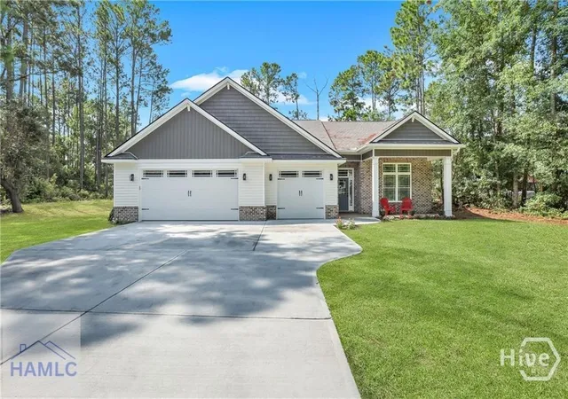 Photo 1 of Single family home for sale at 101 Plantation Rd, Midway, GA 31320 | MLS# SA363093 | Listing updated on 2026-08-20